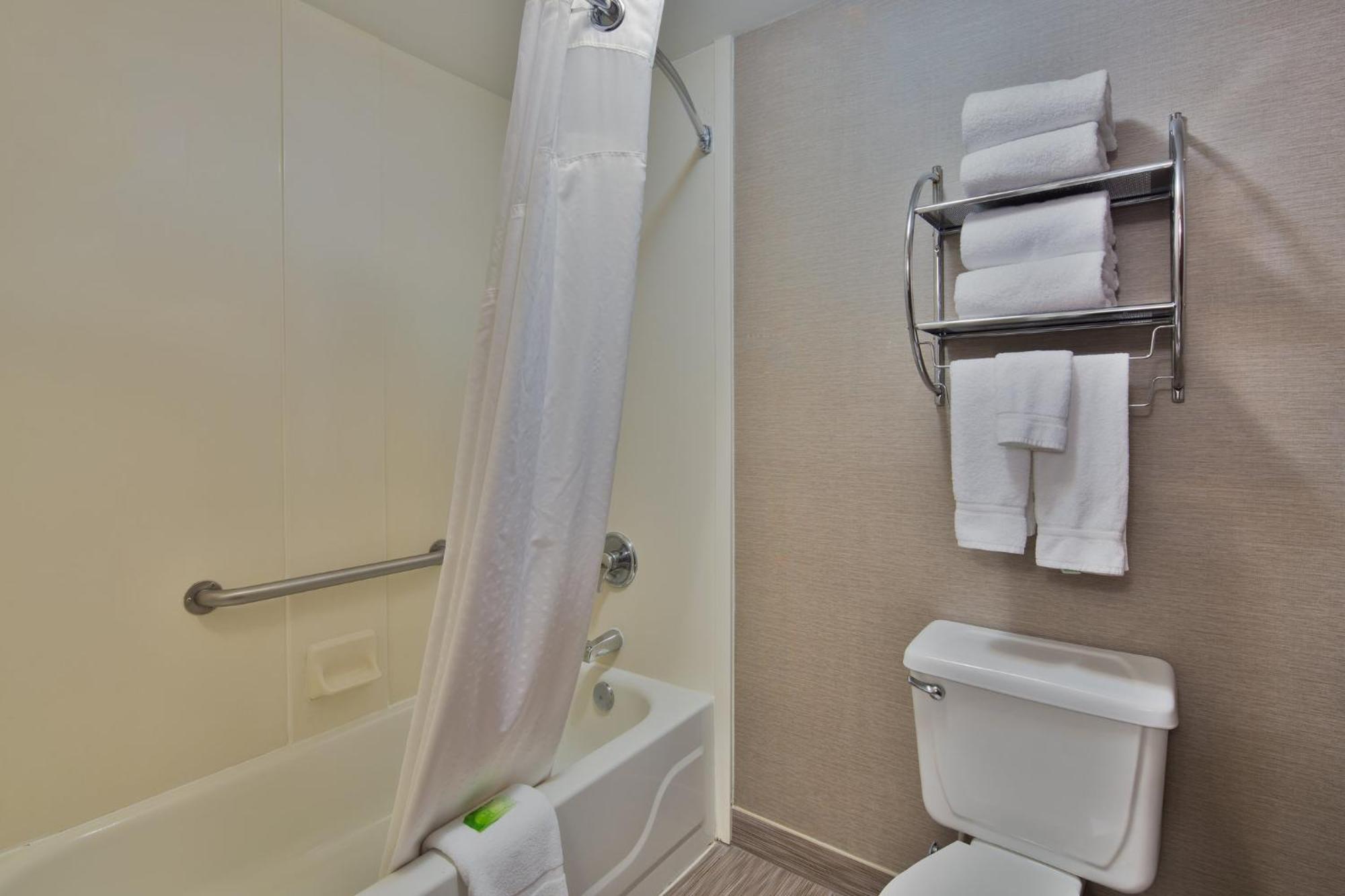 Hotel Express Harrisburg I-81 - Hershey By Ihg 3*